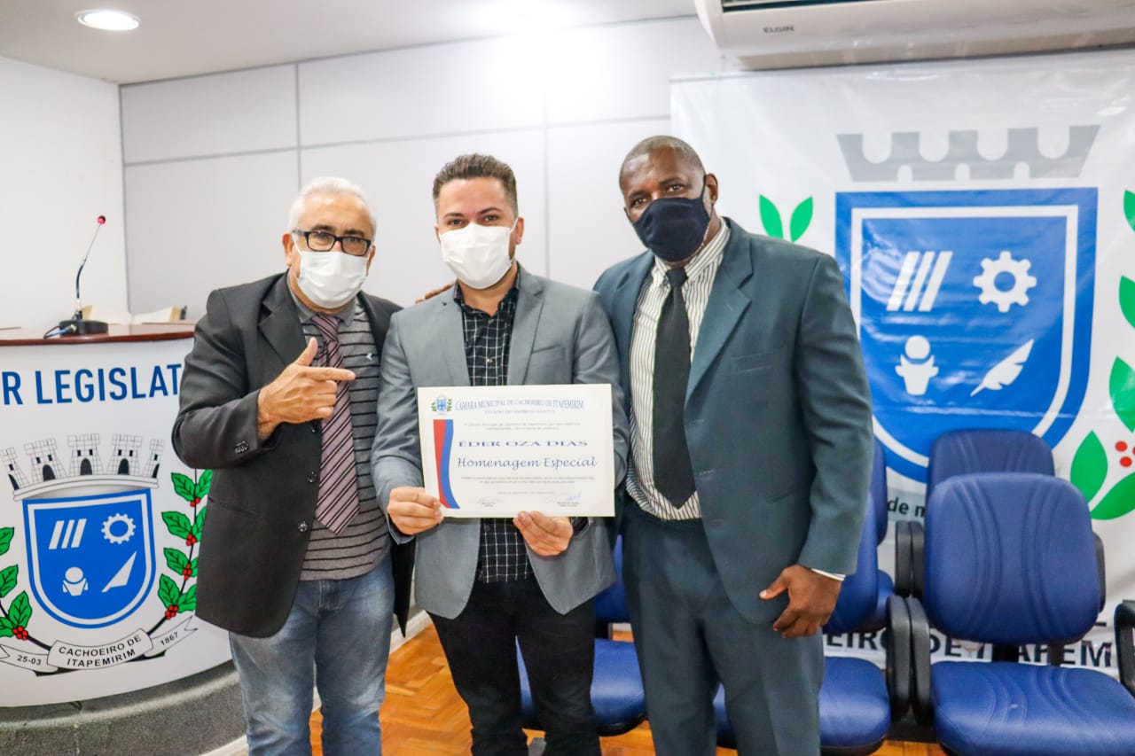 O empresário Eder Oza recebe homenagem