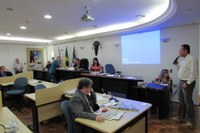 “Nossa sociedade é doente”, diz médico em palestra sobre suicídio