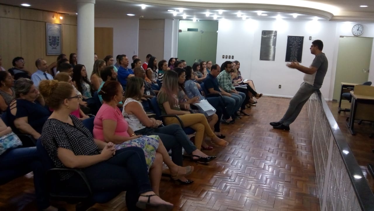 “Trabalho do servidor impacta na vida de cada cidadão”, diz Alexon