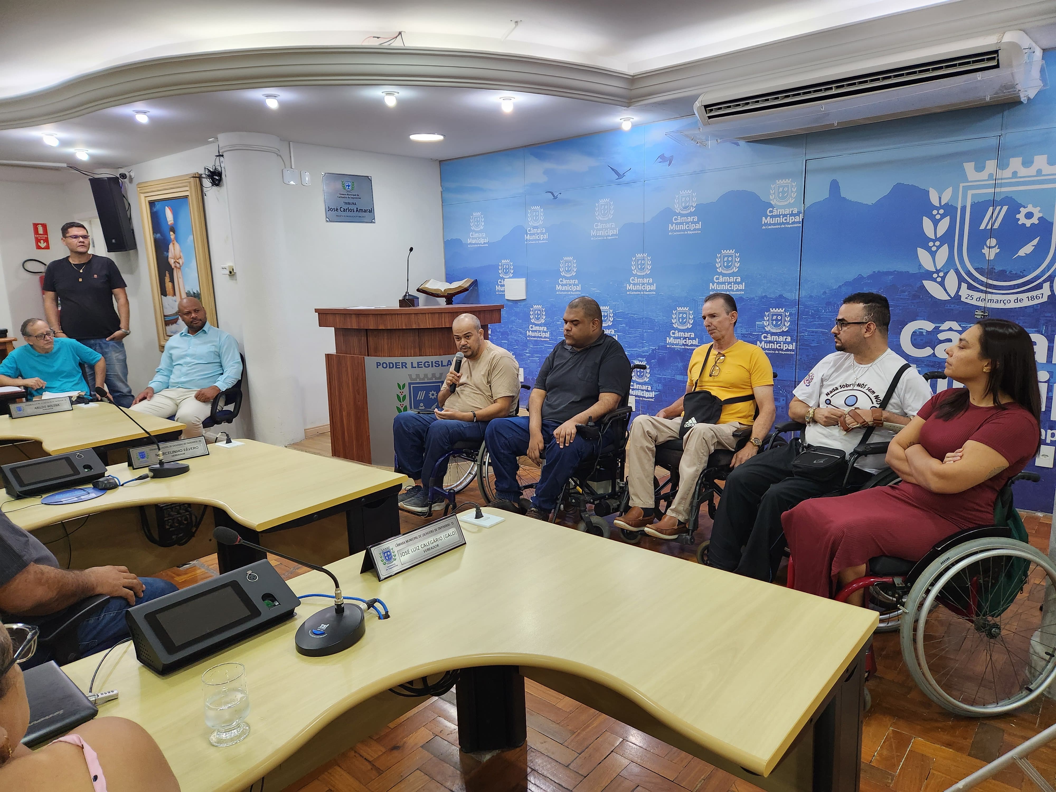 Acessibilidade: usuários do Ir e Vir reivindicam melhorias do serviço em reunião na Câmara de Cachoeiro