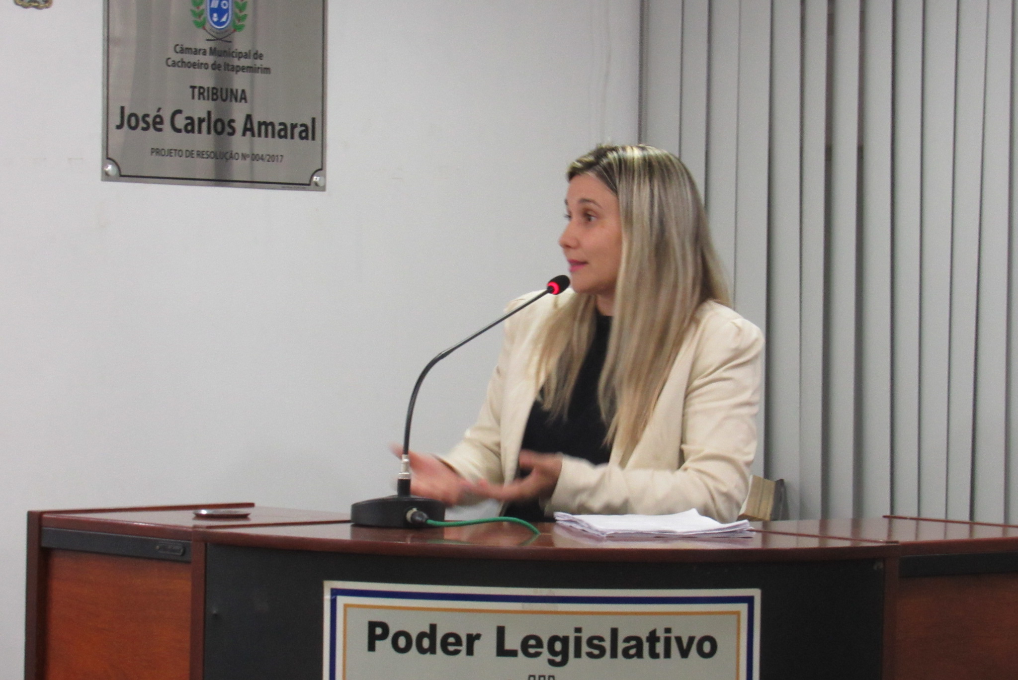 Advogada de taxistas diz que município desrespeita lei