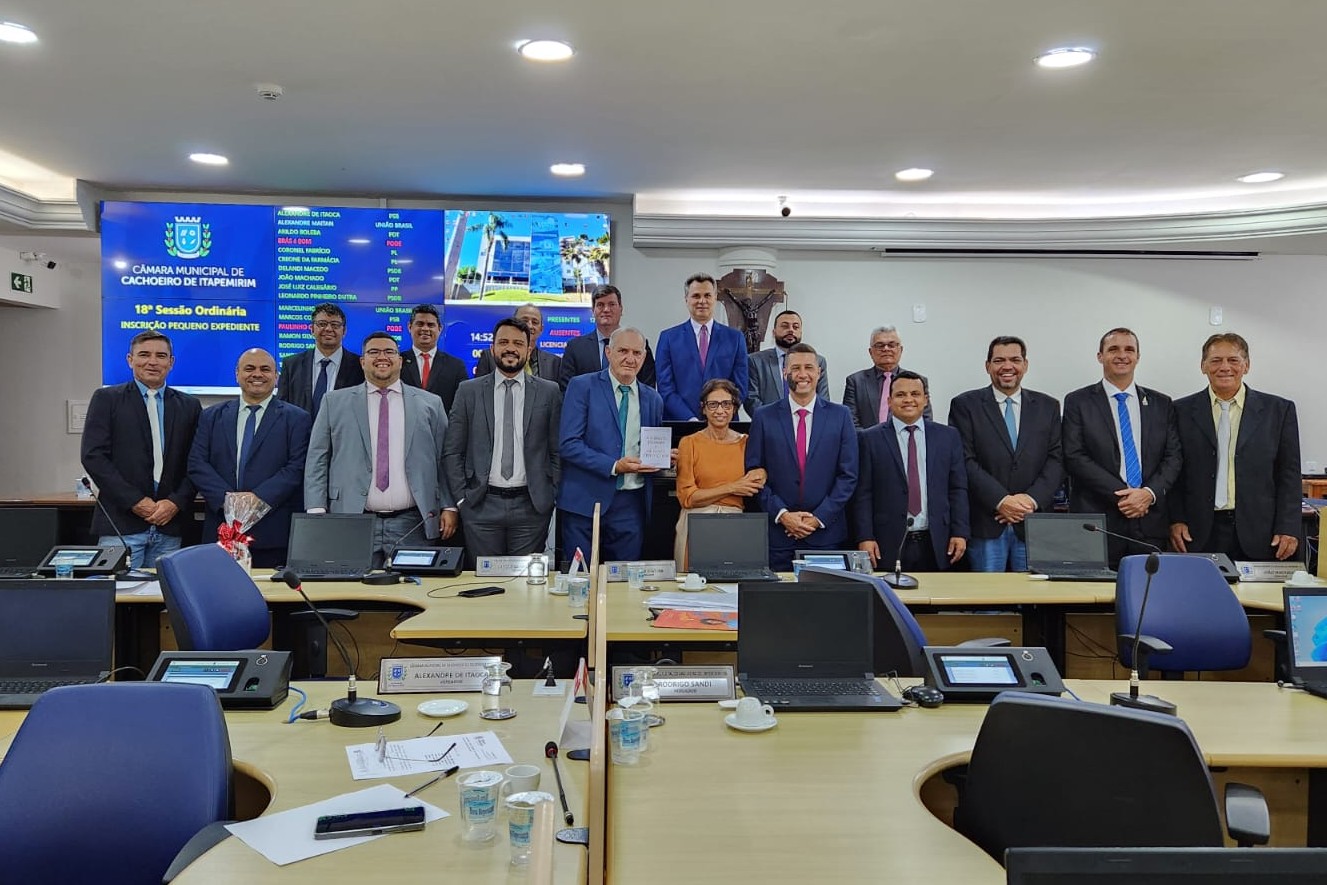 Alcoólicos Anônimos celebra 50 anos de atuação em Cachoeiro com participação na Câmara Municipal