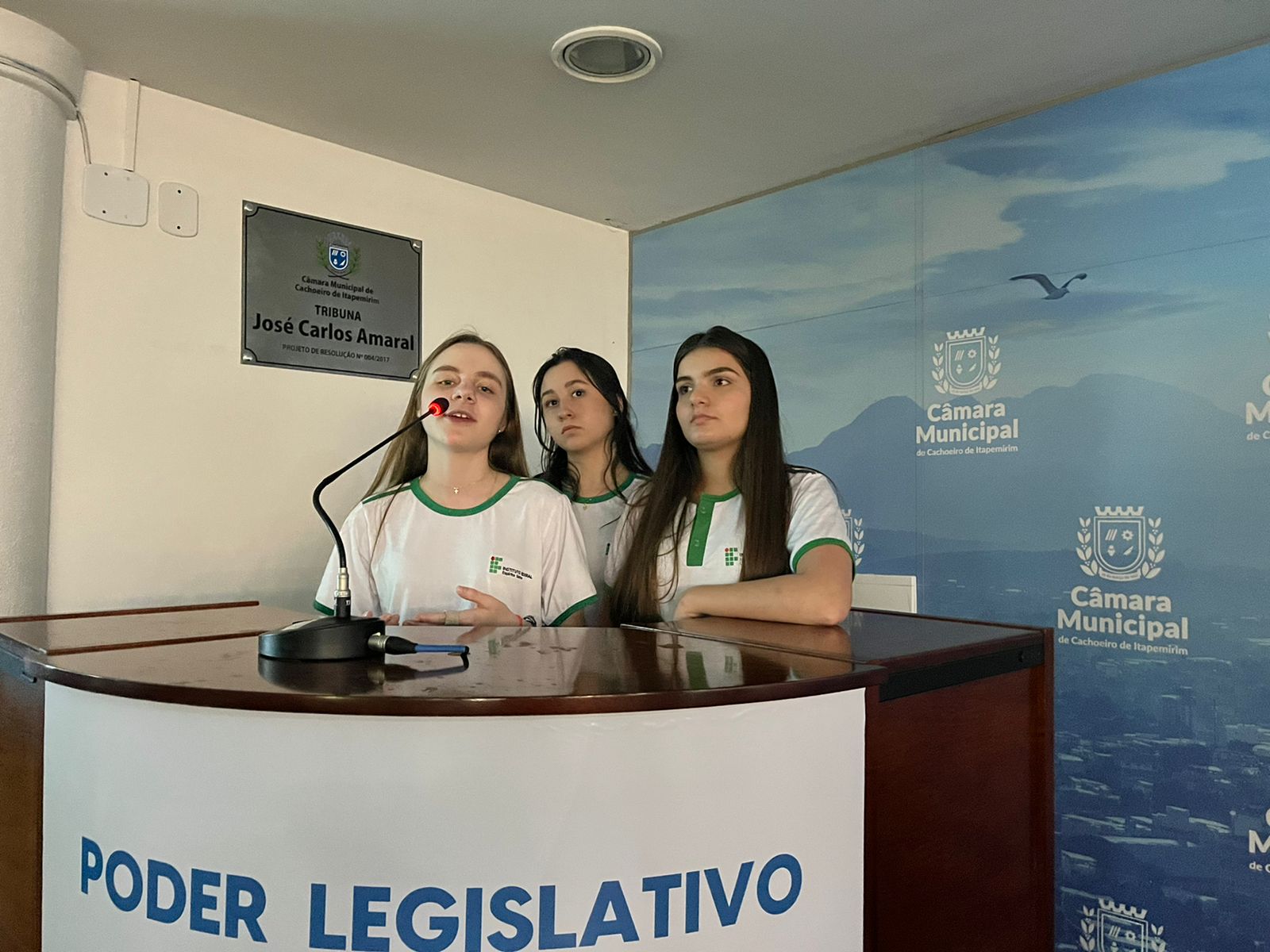 Após ganhar prata e ouro em competição de foguetes, alunas do Ifes voltam à Câmara