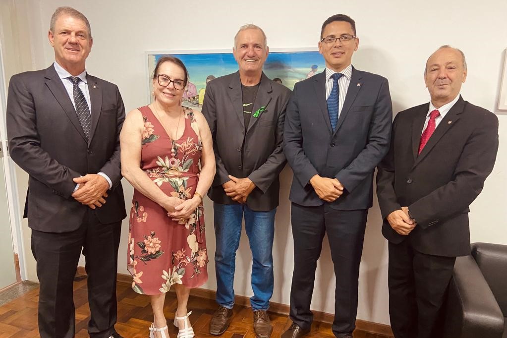 Associação Espírito-Santense do Ministério Público visita Câmara de Cachoeiro