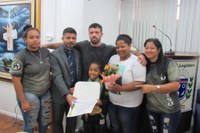 Atleta mirim recebe homenagem