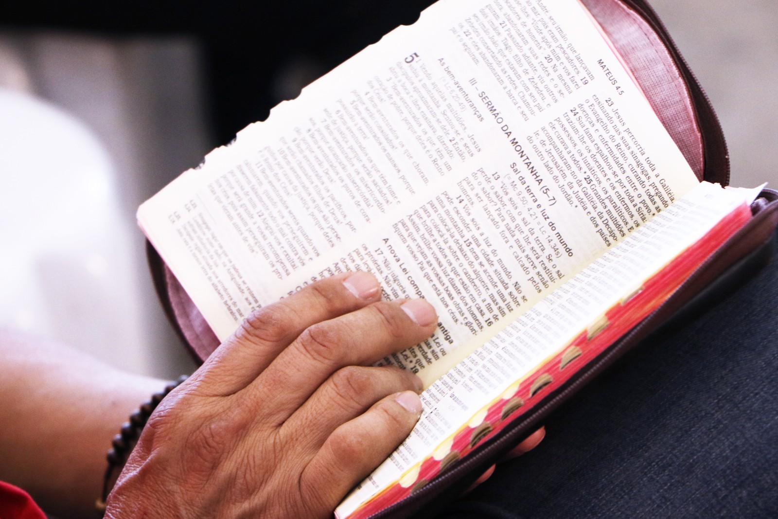 Bíblia é reconhecida como símbolo cultural, ético e literário de Cachoeiro