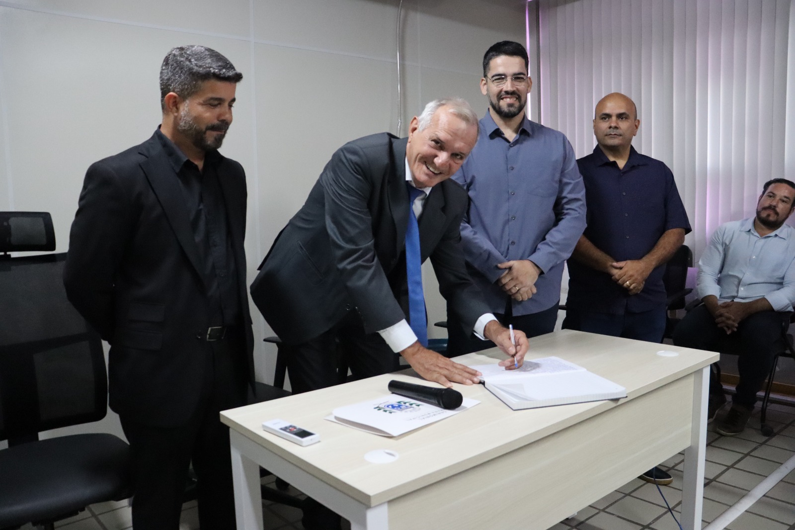 Brás toma posse como prefeito de Cachoeiro