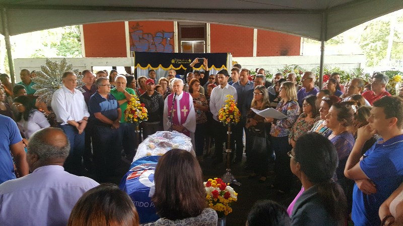 Cachoeirenses se despedem de Buiú