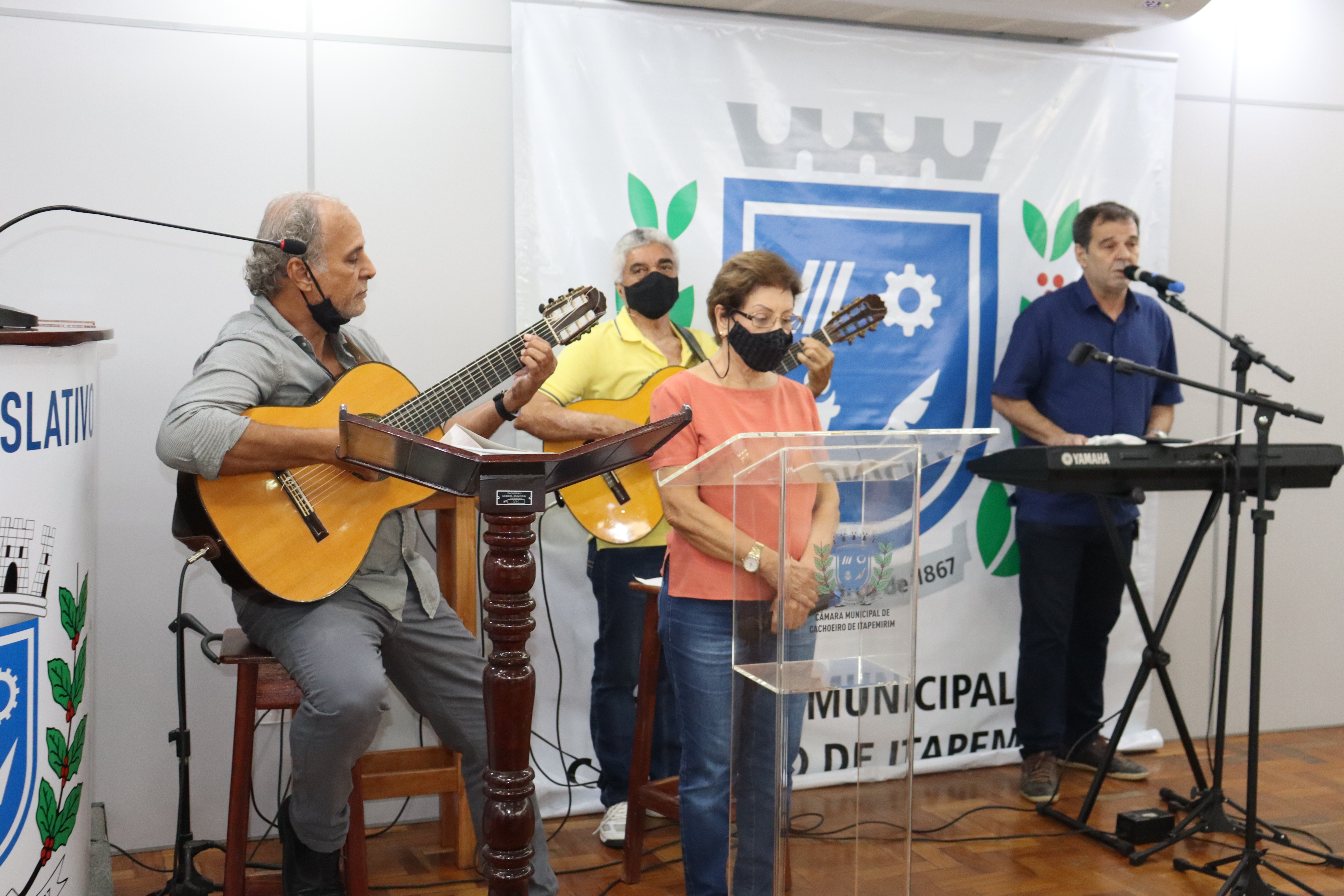 Câmara abre ano legislativo com homenagem a Raul Sampaio