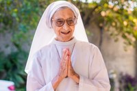 Câmara aprova criação da Comenda Irmã Otília para homenagear ações solidárias em Cachoeiro