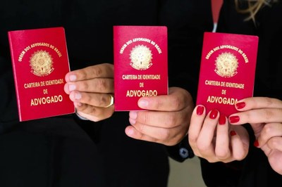 Câmara aprova projeto que garante atendimento prioritário a advogados em órgãos públicos