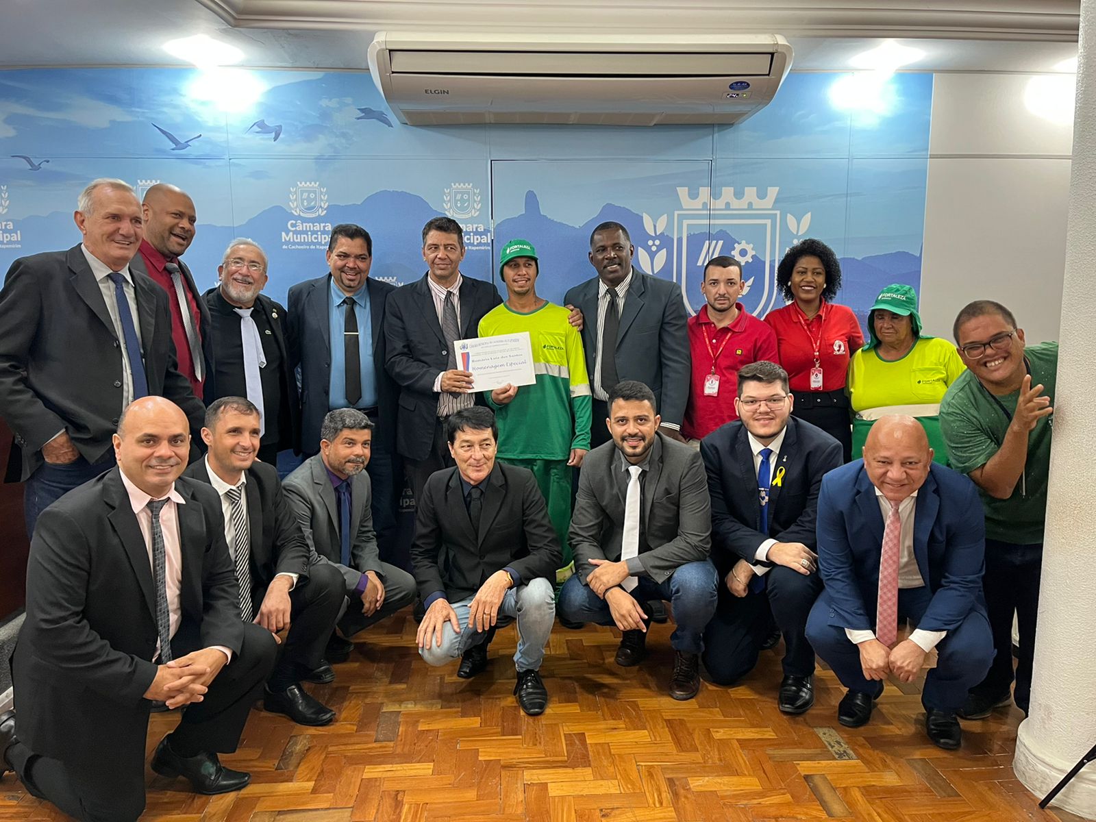 Câmara comemora Dia do Gari homenageando profissionais