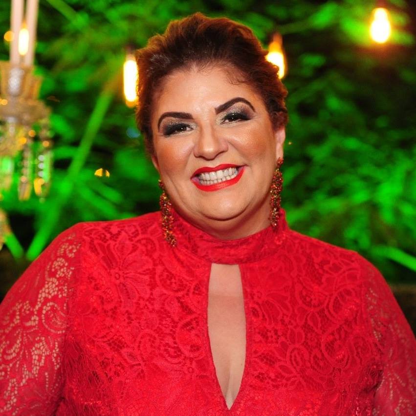 Regina Monteiro é Cachoeirense Presente de 2018