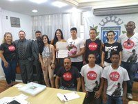 Câmara homenageia campeã mundial de karatê