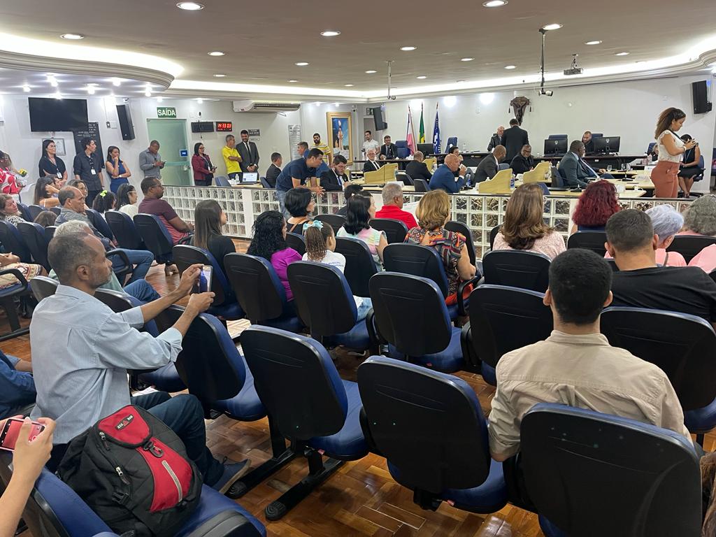 Câmara homenageia estudantes e profissionais das áreas de saúde, nutrição e inclusão