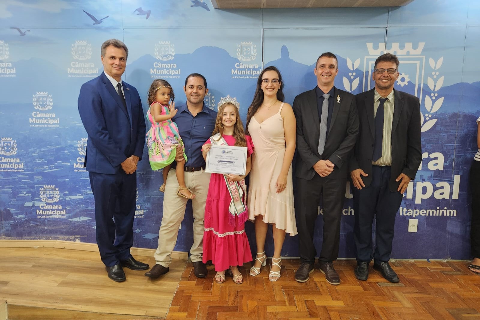 Câmara homenageia Pequena Miss Cachoeiro de Itapemirim 2025