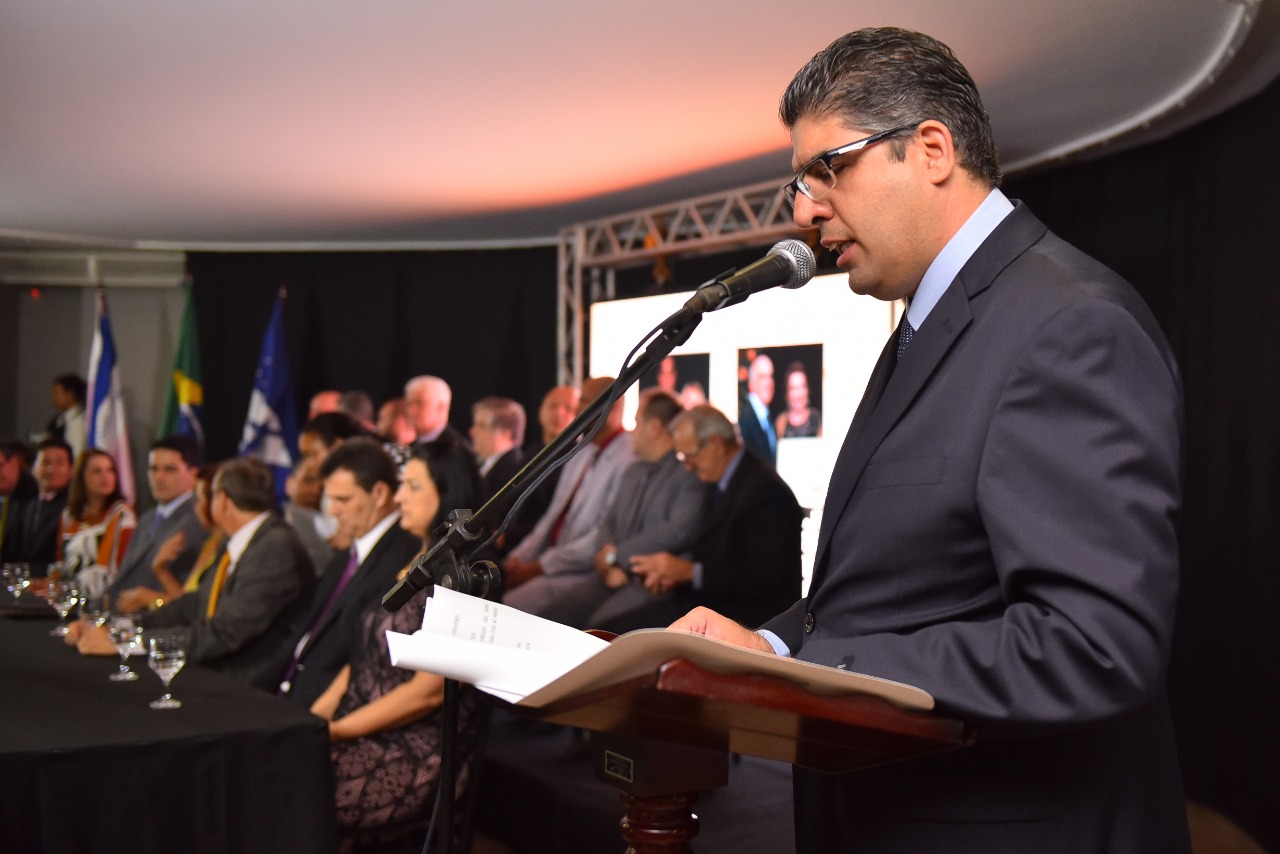 Câmara prestou homenagens em sessão solene