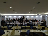 Câmara realiza sessão de homenagens