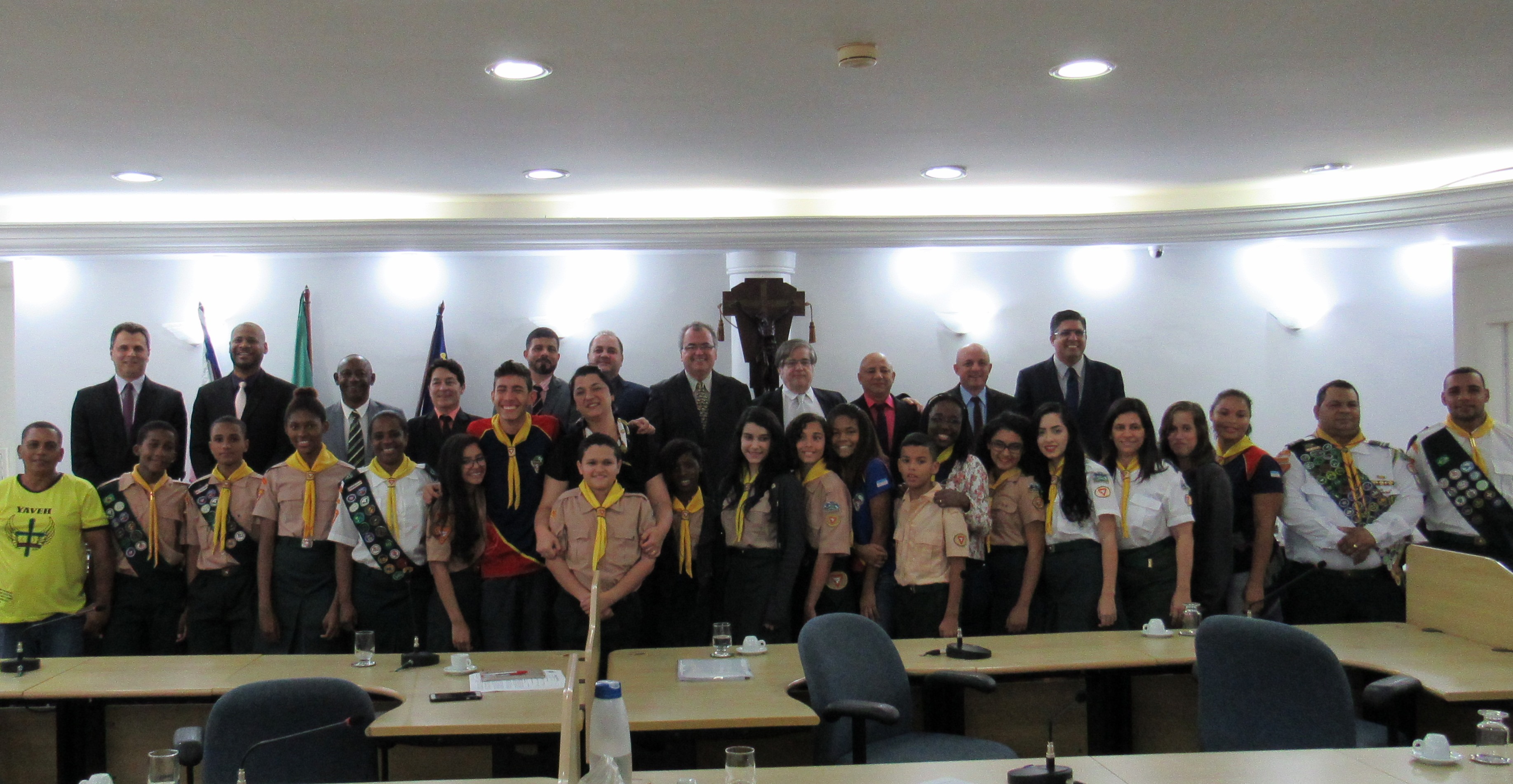 Desbravadores divulgam seu trabalho