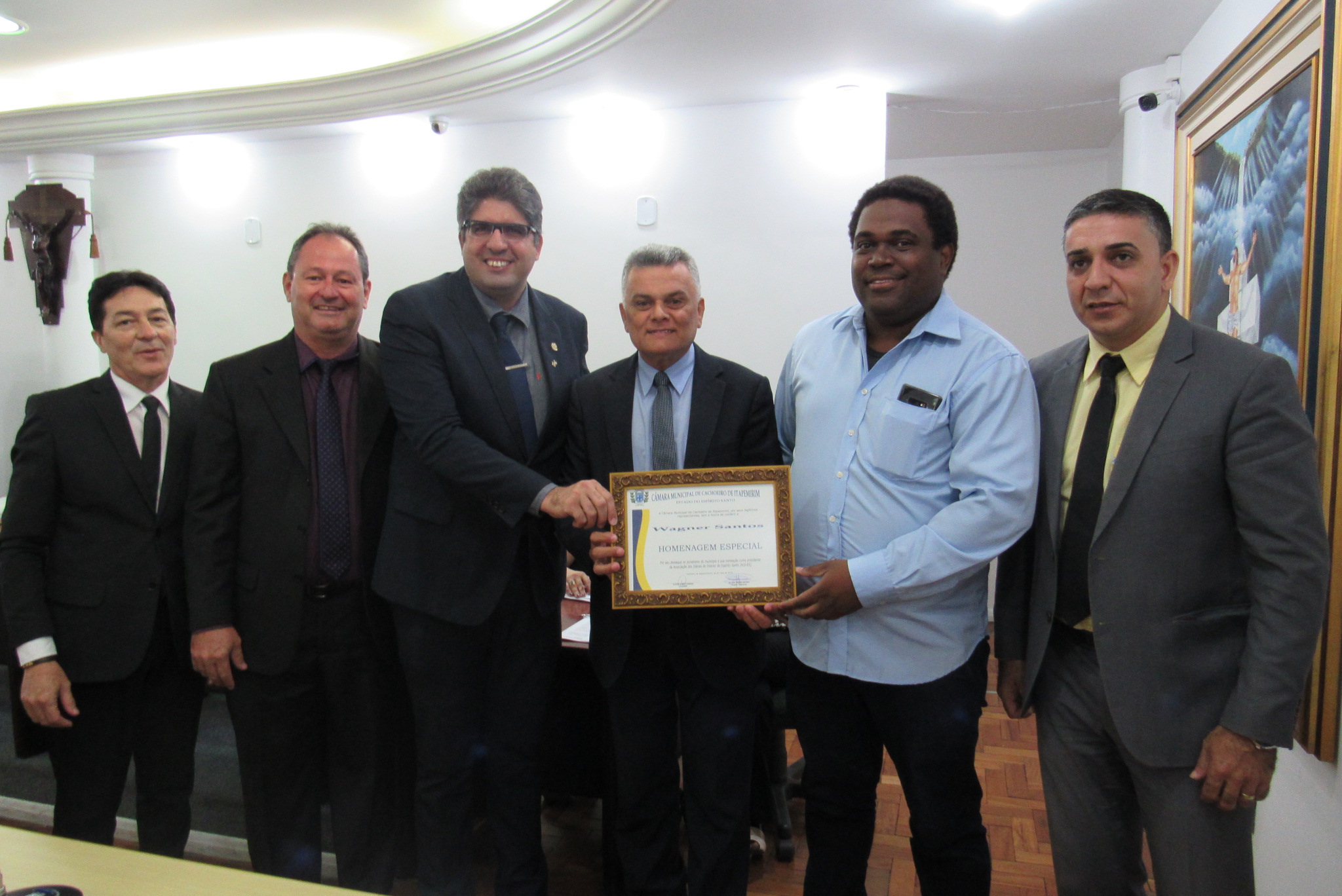 Diretor do Jornal Fato é homenageado