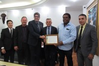 Diretor do Jornal Fato é homenageado