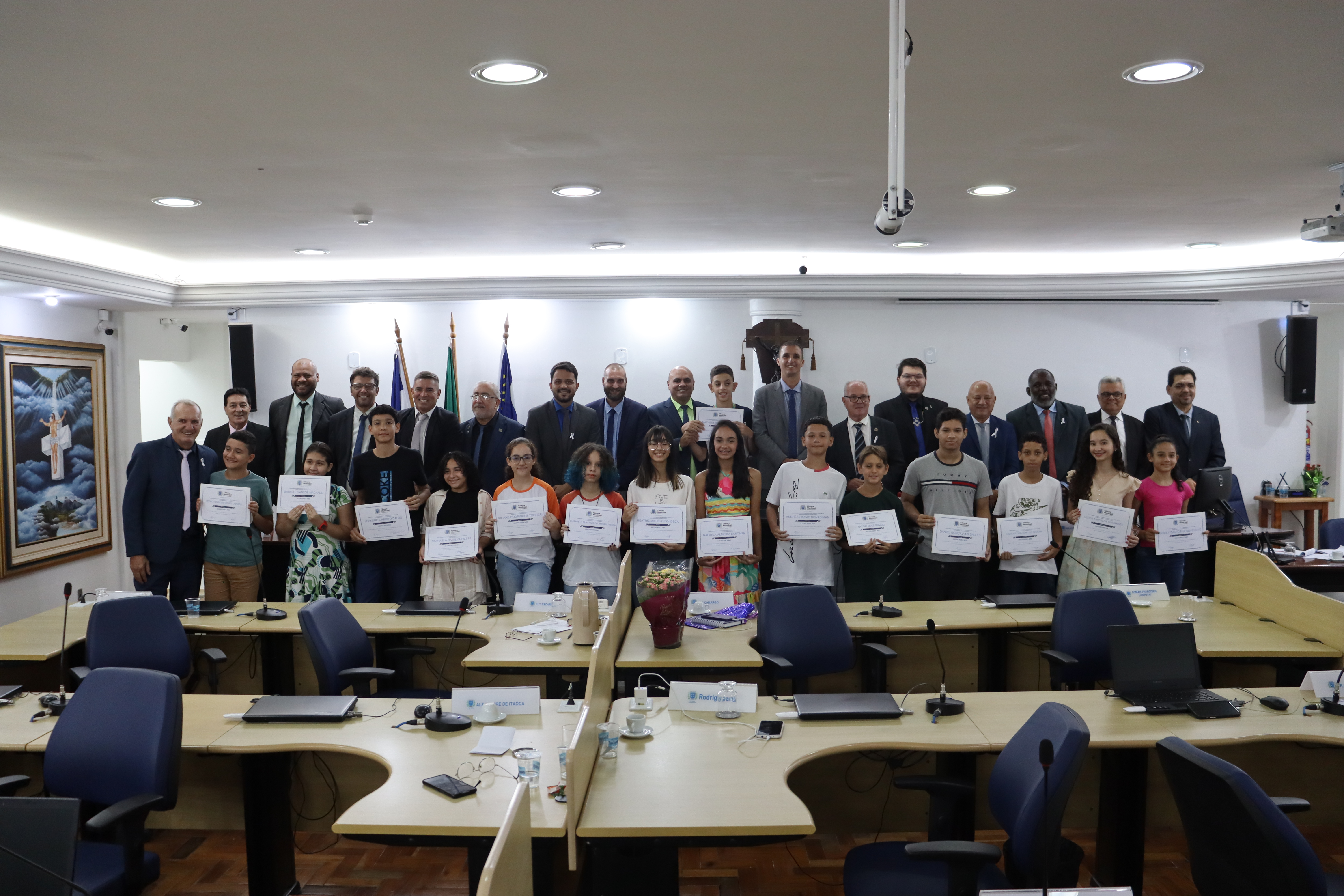 Câmara homenageia Alunos Nota Dez, famílias e cristãos