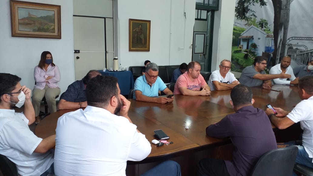 Em reunião com a Câmara, Executivo volta atrás sobre exoneração de DT's