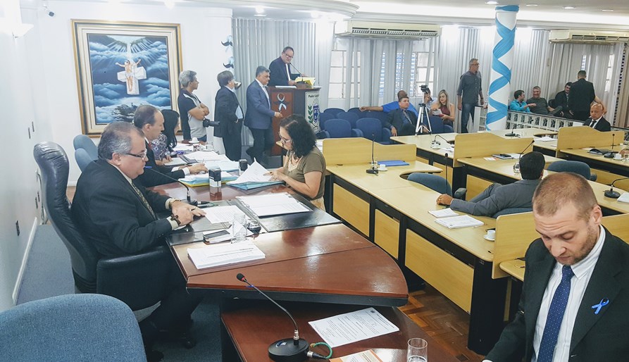 Estrutura administrativa aprovada com 21 emendas