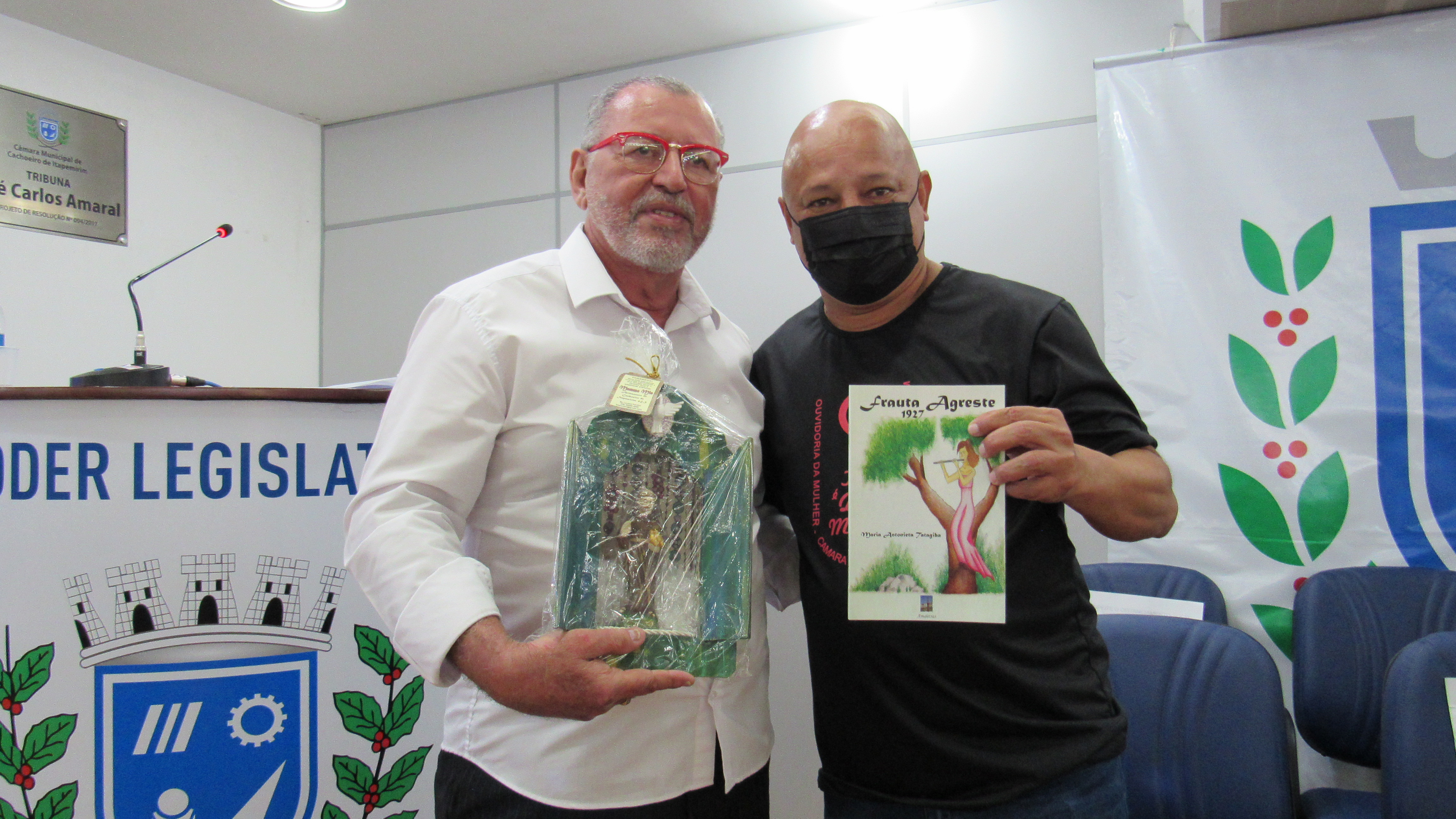 Homenagem a poetisas cachoeirenses fecham a Semana da Mulher da Câmara