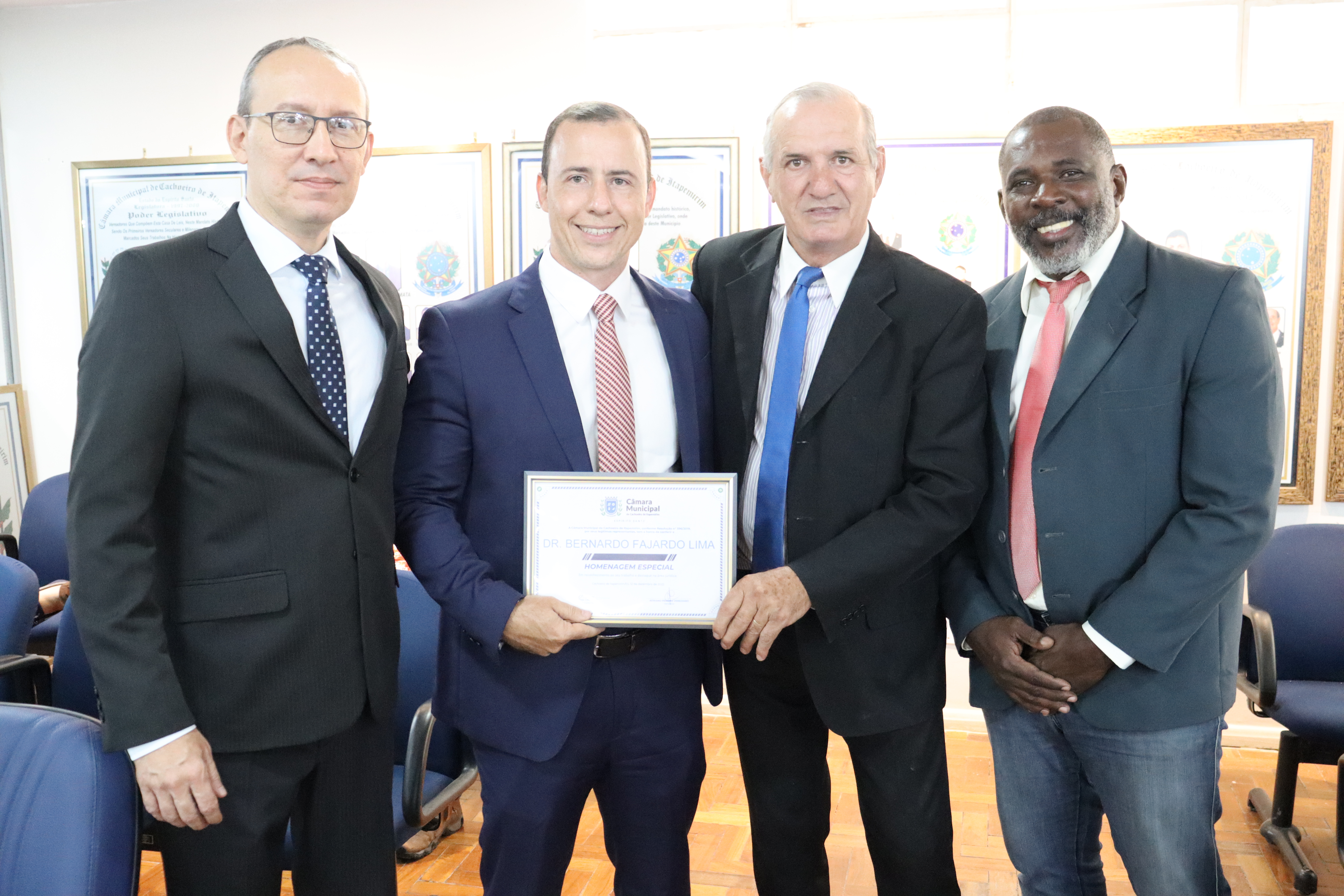 Juiz recebe Homenagem Especial na Câmara de Cachoeiro