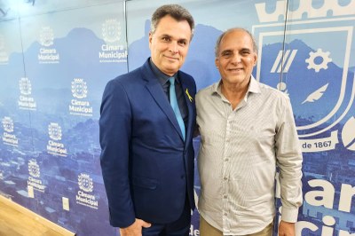 Maestro Adilson Dillen celebra reconhecimento da Câmara por trajetória dedicada à cultura de Cachoeiro 