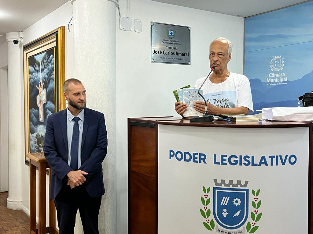 Na Câmara, escritor fala sobre importância da literatura 