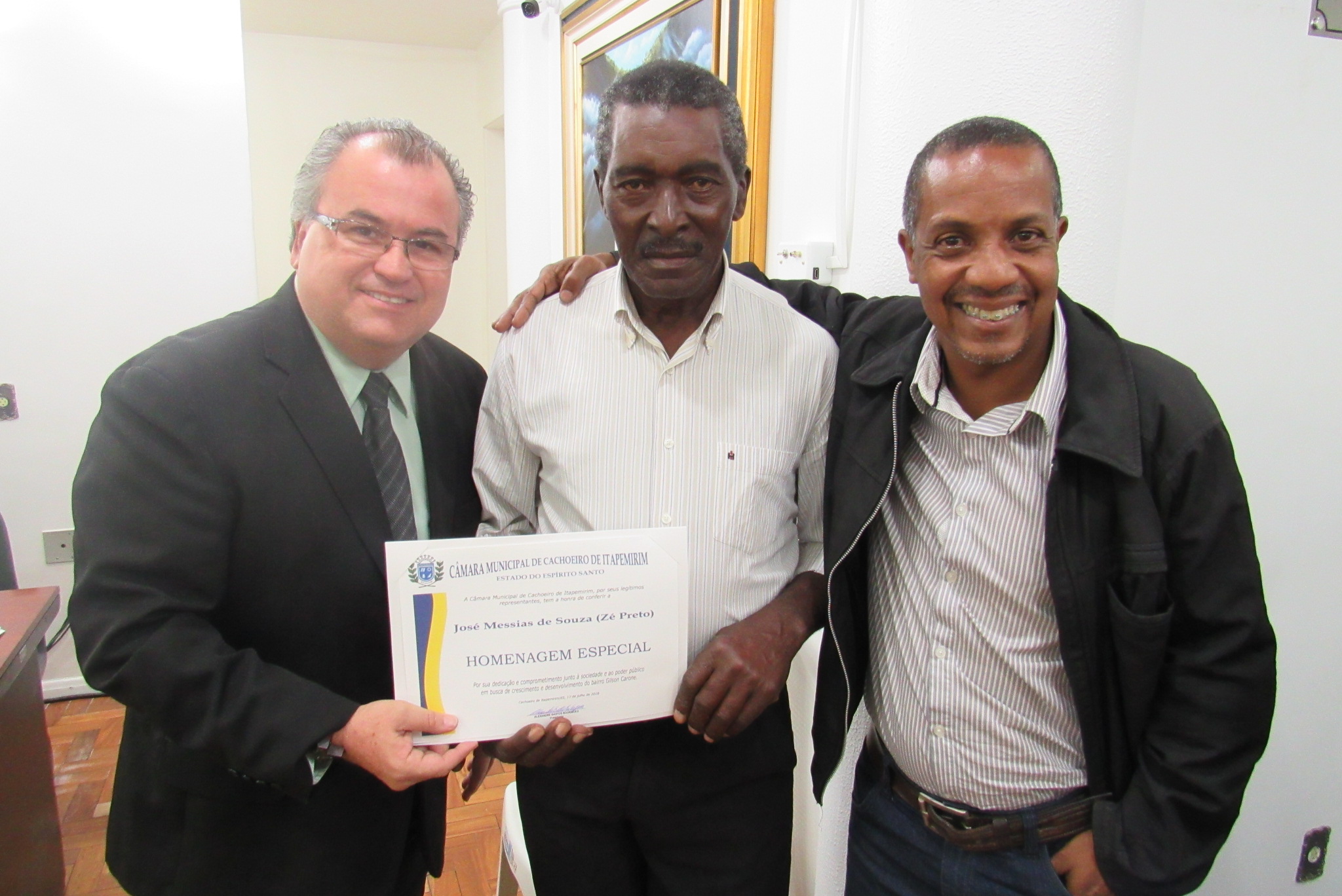 Primeiro morador do Gilson Carone é homenageado