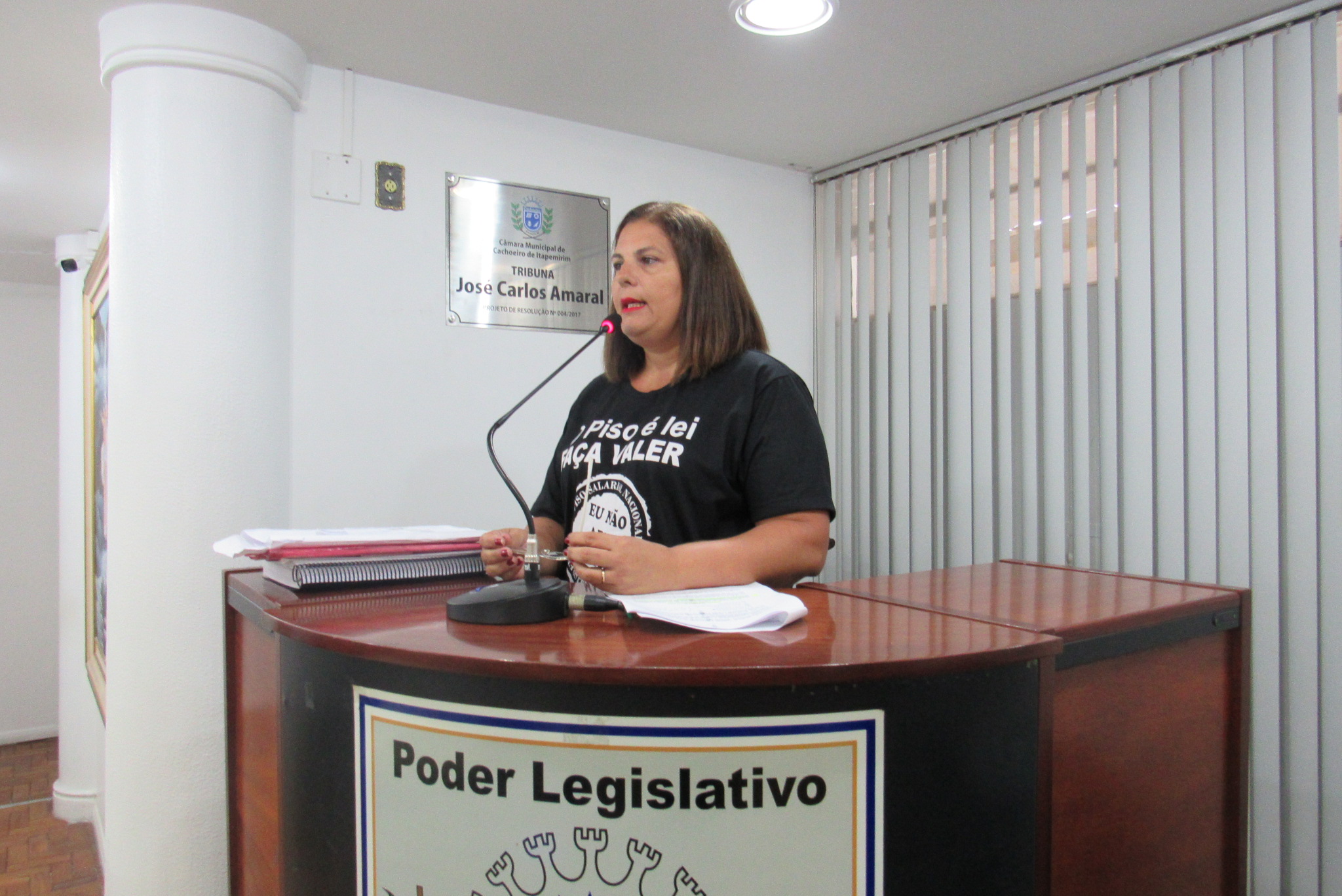    Professores criticam plano de cargos