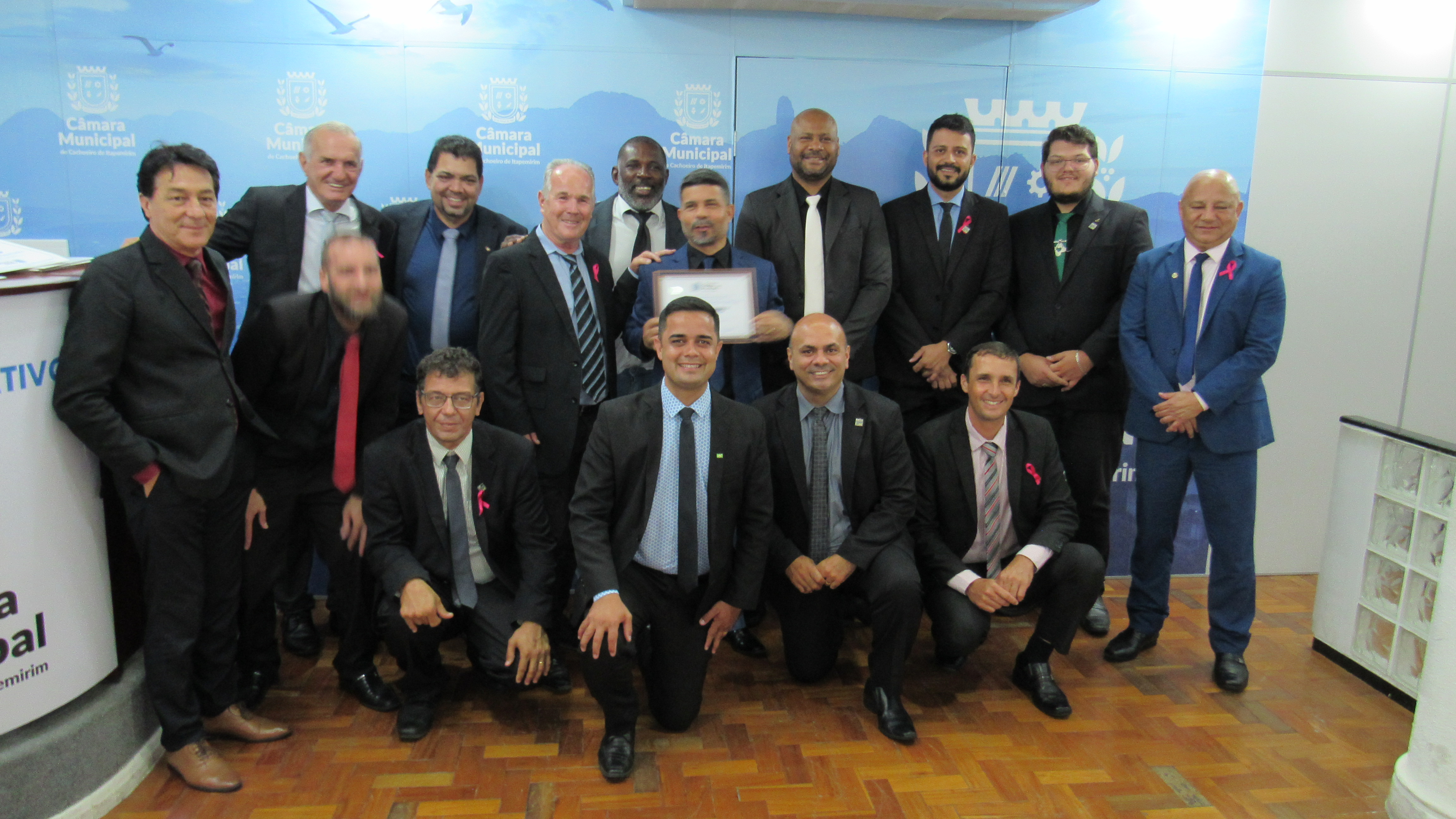 Professores, servidores, ativistas  e dentistas: Câmara entrega homenagens de outubro