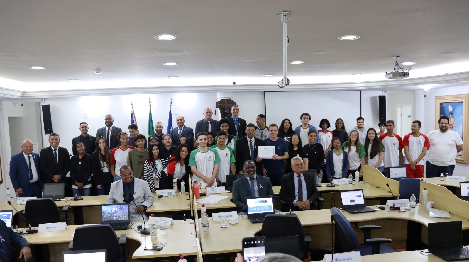 Projeto “Vereador nas Escolas” leva alunos da Escola Getúlio Vargas à Câmara de Cachoeiro