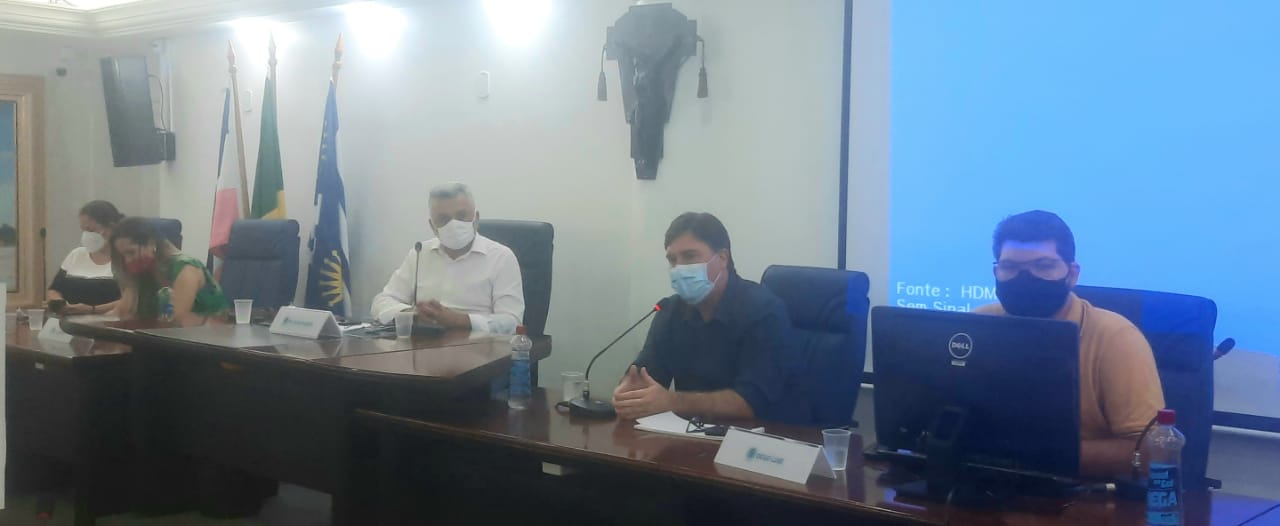 Quarentena fez cair risco da próxima semana, diz secretário à Comissão Covid