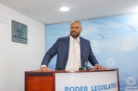 Sandi assume vaga na Câmara