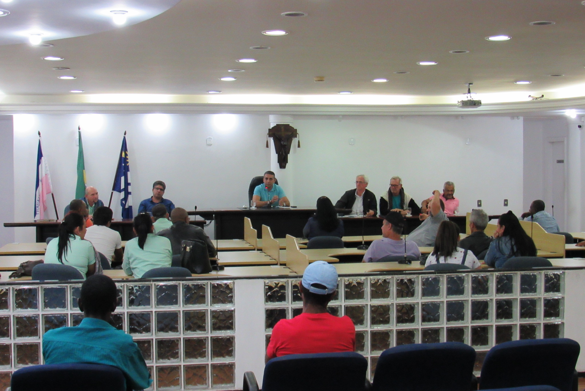 Secretário de Agricultura responde produtores da Feira do Servidor