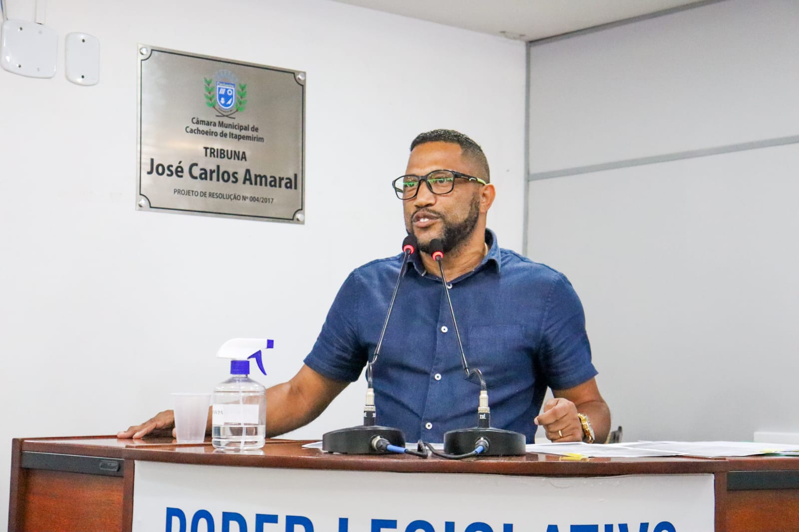 Secretário Municipal explica “caminhão de cimento” à Câmara