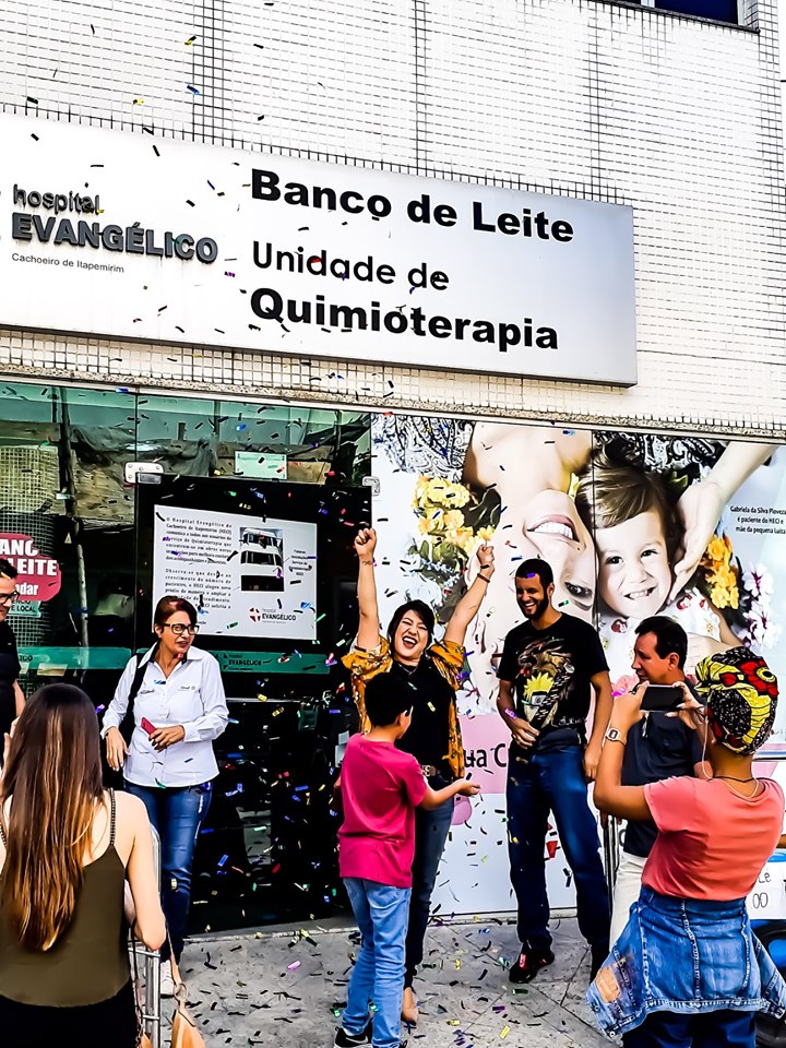 Servidora da Câmara toca o sino da vitória contra o câncer