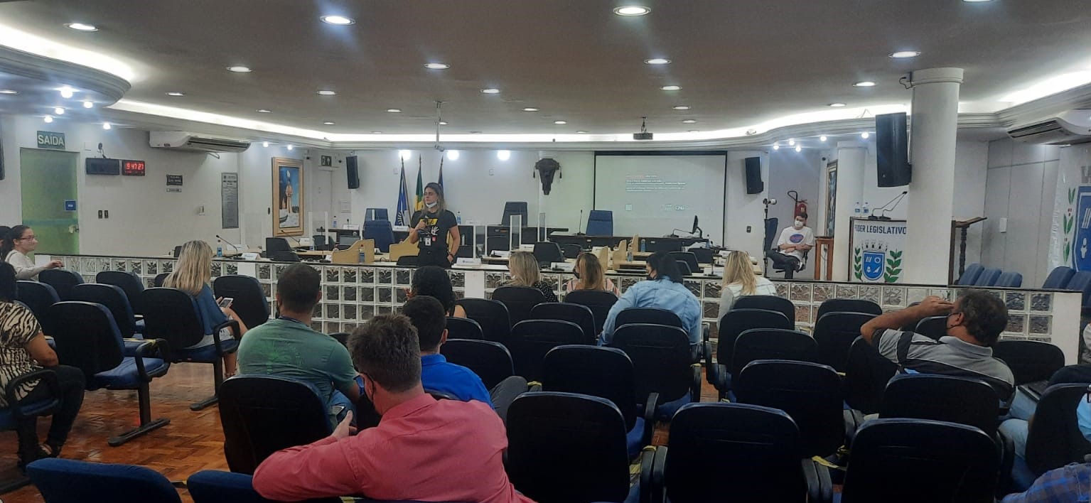 Sinal Vermelho: servidores da CMCI são capacitados para acolher vítimas de violência