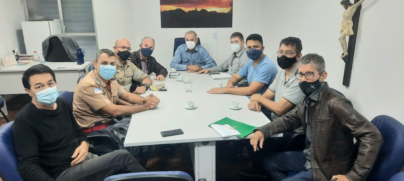 Em reunião, vereadores e bombeiros discutem alvarás, postos avançados e CPDM