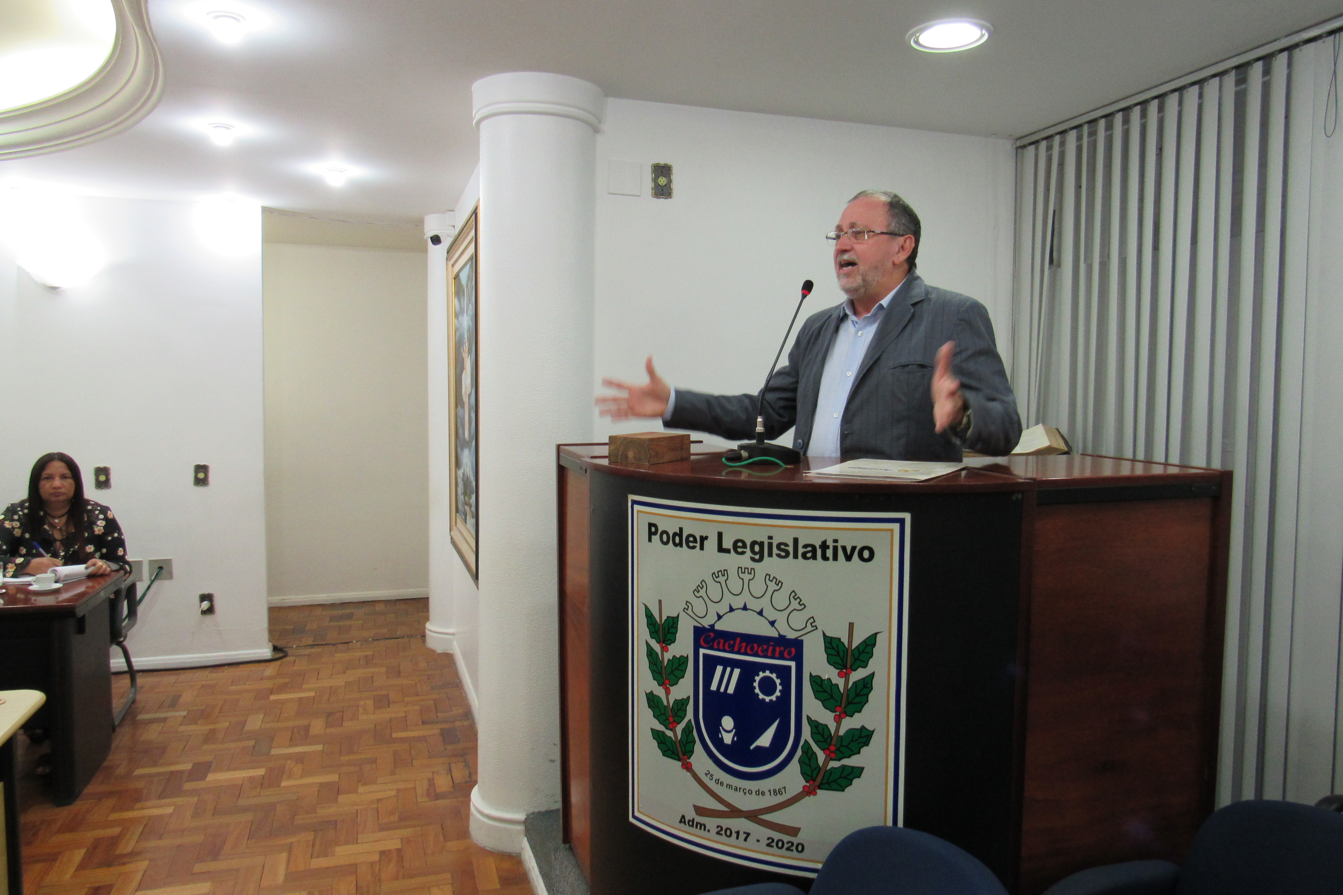 Vereadores assinam moção à BRK